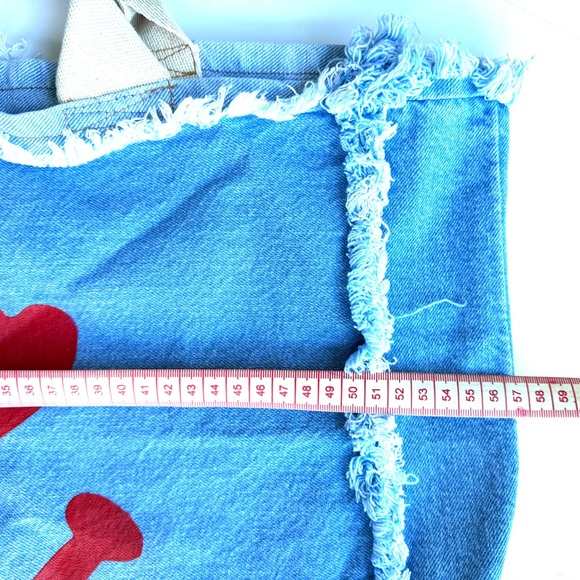 Blue Smiley Face Tote Bag with Red Hearts. - Picture 5 of 8